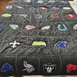 Pottery Barn Teen NFL Brights Gray Team Logos Twin Comforter Quilt